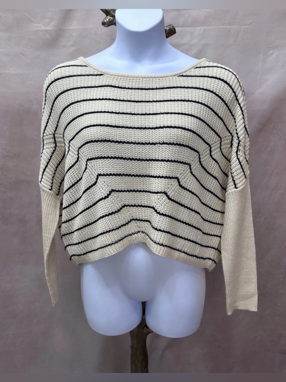 NWT Lola Ivory & Black Oversize Crop Sweater Size L